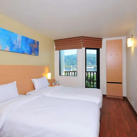 Ibis Phuket Kata Hotel Exterior photo
